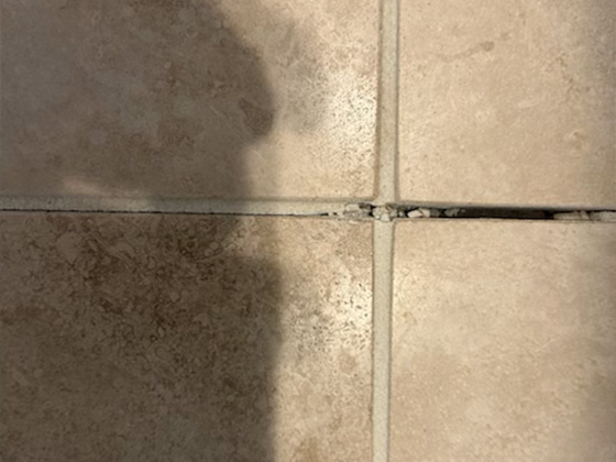 Travertine tile with missing grout